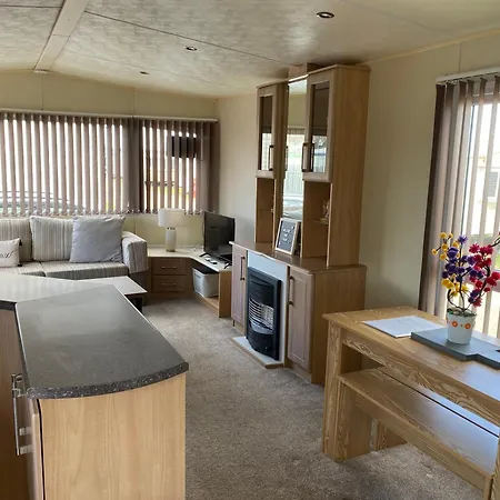 6 Berth Caravan Hire Close To Fantasy Island Ingoldmells Exterior photo
