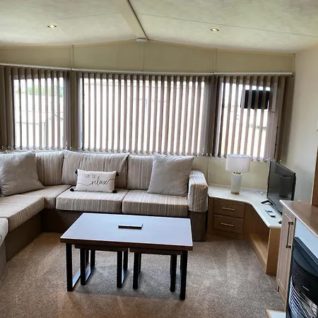 6 Berth Caravan Hire Close To Fantasy Island Ingoldmells Exterior photo