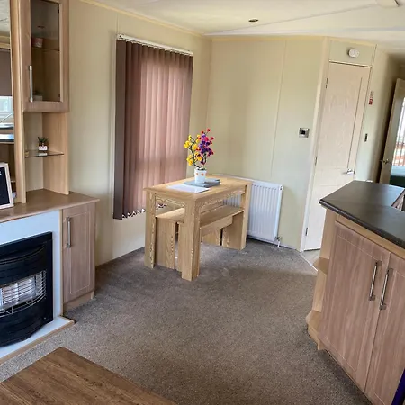6 Berth Caravan Hire Close To Fantasy Island Ingoldmells Exterior photo